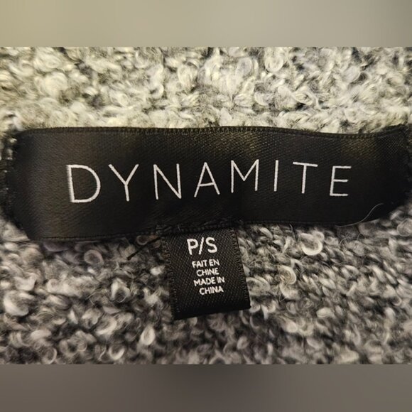 Dynamite Deep V-Neck Low Back with Functional Zipper Knit Sweater - Picture 7 of 8